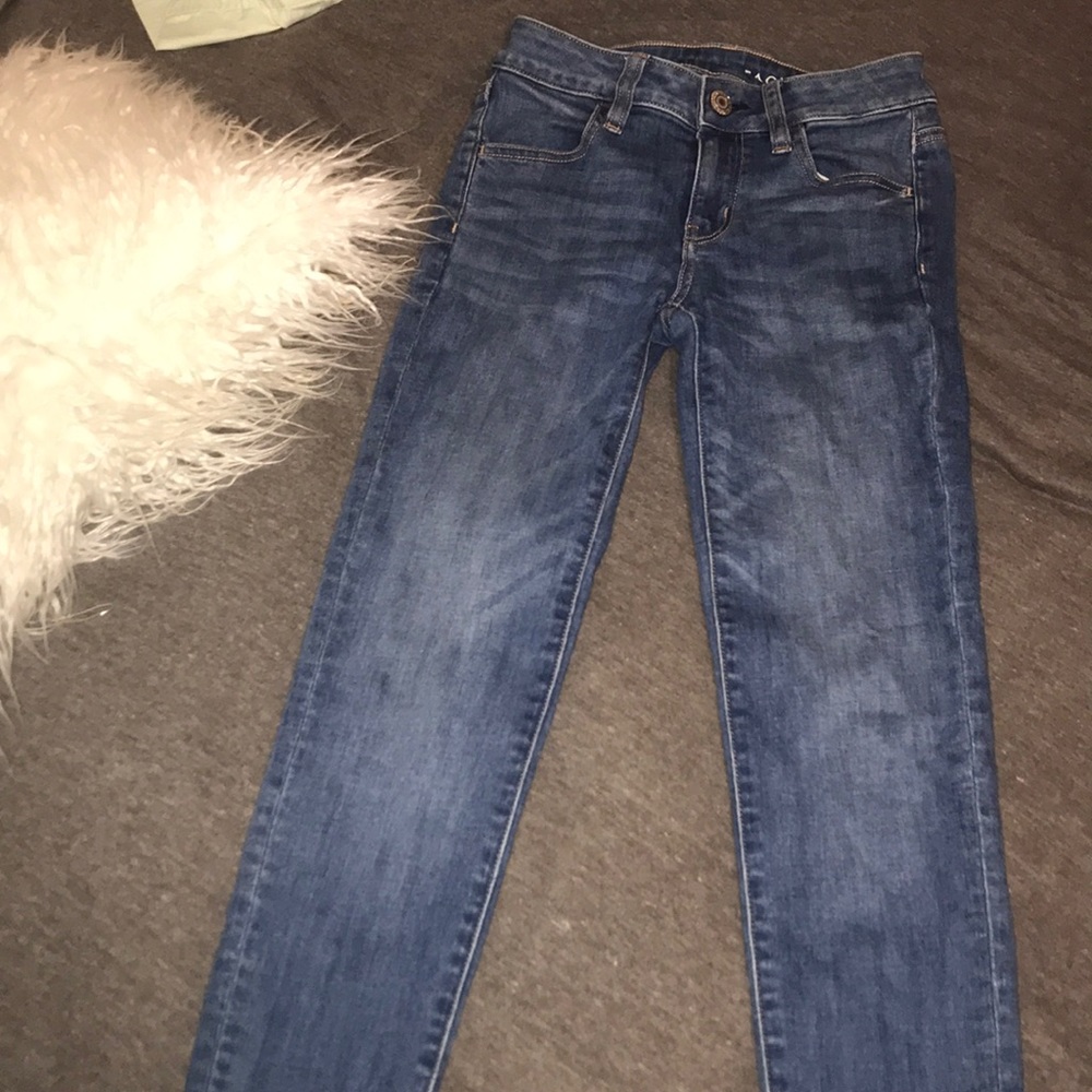 Medium wash american eagle mid rise jeggings
